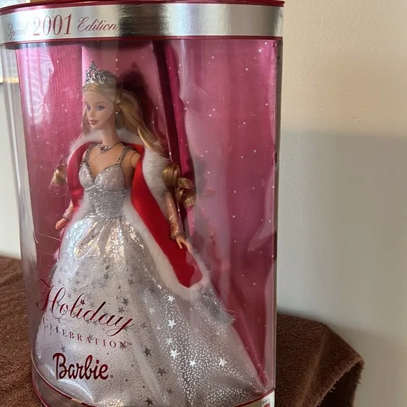 2001 Holiday Barbie - Picture 5 of 6